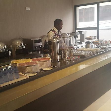 Hotel Selton Киншаса Экстерьер фото